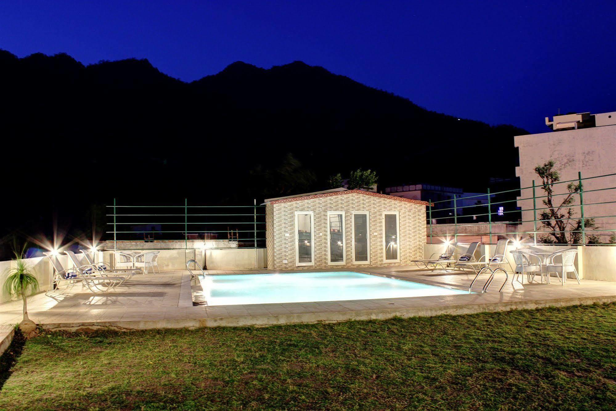 Hotel Dewa Retreat- A Himalayan Boutique Hotel Rishīkesh Dış mekan fotoğraf